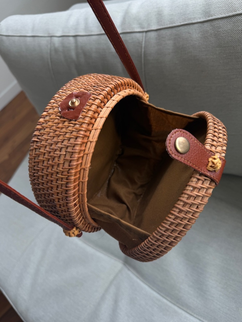 Woven Round Straw Crossbody Bag with Brown Trim - Picture 7 of 8